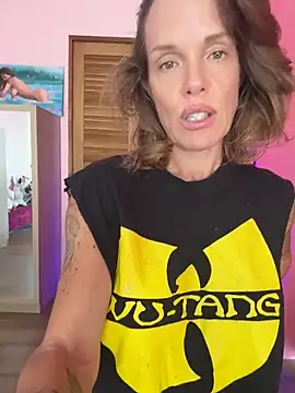 mommyselenafit  online show from April 18, 3:54 am