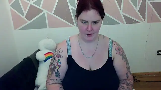 Snapshot of JoyceKyra91 chatting on February 6, 6:24 pm JoyceKyra91 online show from February 6, 6:24 pm