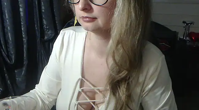 RubiLakros online show from March 10, 6:34 pm