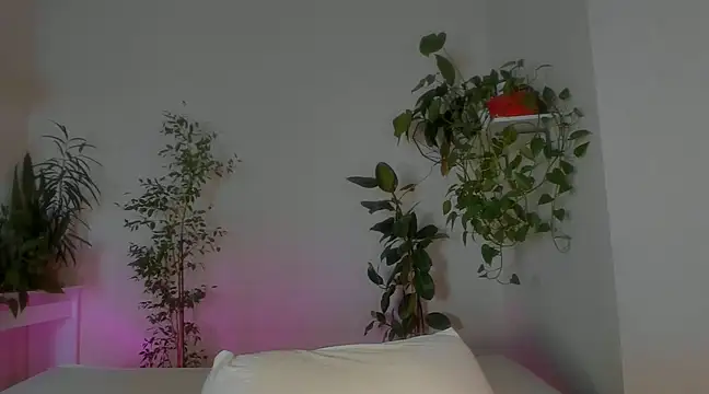 Snapshot of Masha_01 chatting on February 10, 11:34 pm Masha 01 online show from February 10, 11:34 pm