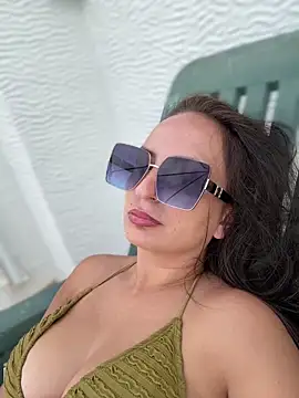 Snapshot of itsCassie chatting on October 7, 9:50 am itsCassie online show from October 7, 9:50 am