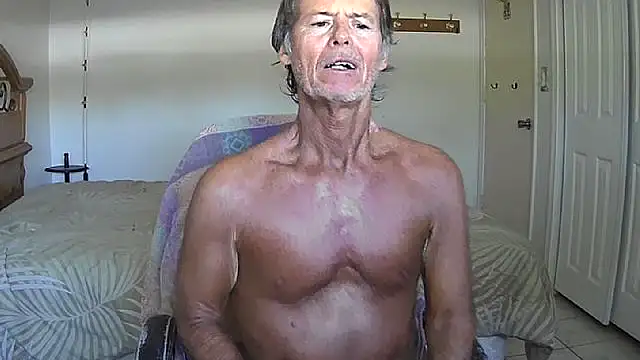 Snapshot of nakeedcowboi65 chatting on April 18, 6:45 pm nakeedcowboi65 online show from April 18, 6:45 pm