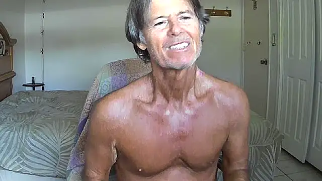 Snapshot of nakeedcowboi65 chatting on April 21, 9:06 pm nakeedcowboi65 online show from April 21, 9:06 pm