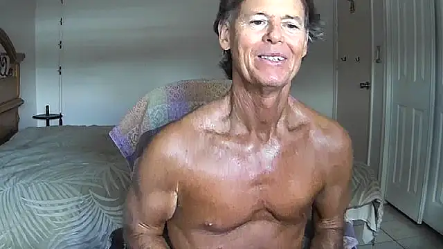 Snapshot of nakeedcowboi65 chatting on May 5, 12:46 pm nakeedcowboi65 online show from May 5, 12:46 pm