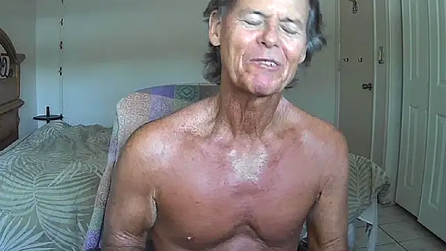Snapshot of nakeedcowboi65 chatting on May 8, 9:53 pm nakeedcowboi65 online show from May 8, 9:53 pm