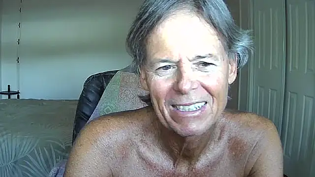 Snapshot of nakeedcowboi65 chatting on May 11, 12:22 pm nakeedcowboi65 online show from May 11, 12:22 pm