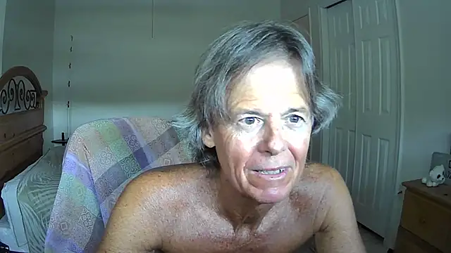 Snapshot of nakeedcowboi65 chatting on June 28, 10:16 pm nakeedcowboi65 online show from June 28, 10:16 pm