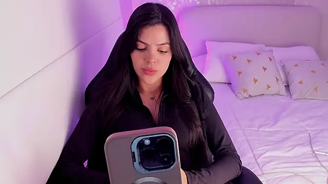 Snapshot of salome__11 chatting on January 10, 5:15 am salome  11 online show from January 10, 5:15 am