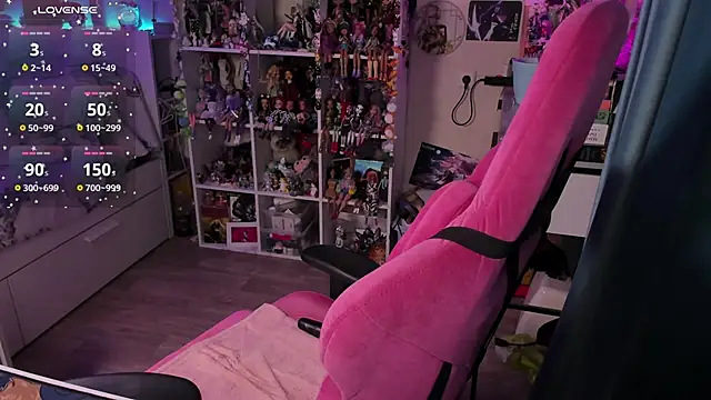 Snapshot of ChloeKohaku chatting on January 13, 3:23 am ChloeKohaku online show from January 13, 3:23 am