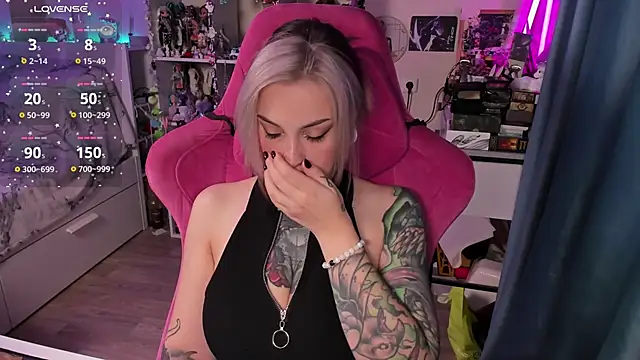 Snapshot of ChloeKohaku chatting on February 5, 4:06 am ChloeKohaku online show from February 5, 4:06 am