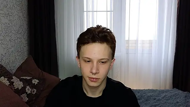 Snapshot of arlekincrop chatting on December 4, 10:57 am arlekincrop online show from December 4, 10:57 am