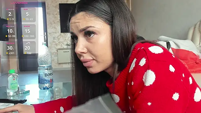 Snapshot of AmiraRosse chatting on March 10, 7:53 am AmiraRosse online show from March 10, 7:53 am