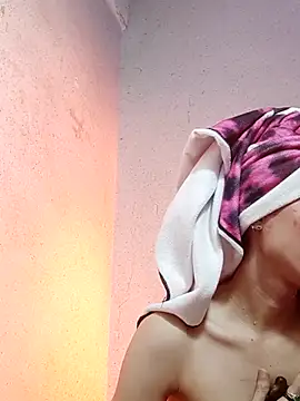 QueenSoreal online show from March 5, 2:56 pm