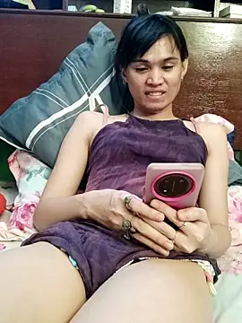 Snapshot of QueenSoreal chatting on May 10, 5:34 am QueenSoreal online show from May 10, 5:34 am