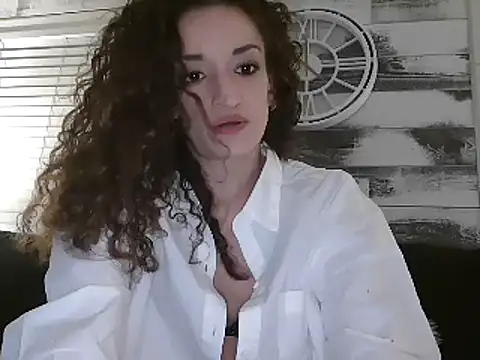 Snapshot of AshleyRain chatting on February 9, 8:22 am AshleyRain online show from February 9, 8:22 am
