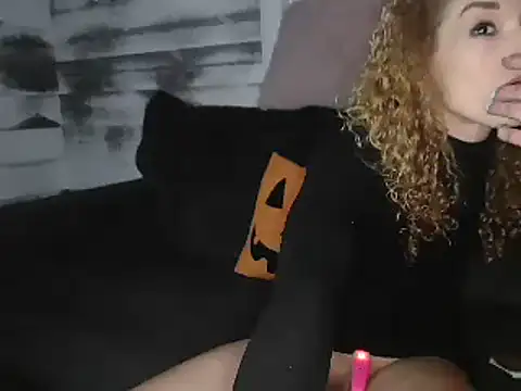 Snapshot of AshleyRain chatting on October 9, 6:22 am AshleyRain online show from October 9, 6:22 am