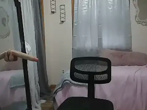 Snapshot of AshleyRain chatting on October 14, 7:58 pm AshleyRain online show from October 14, 7:58 pm