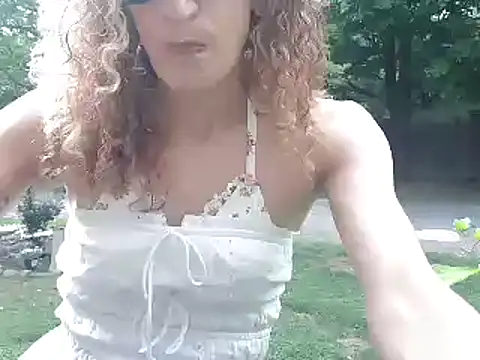 Snapshot of AshleyRain chatting on May 19, 7:42 pm AshleyRain online show from May 19, 7:42 pm
