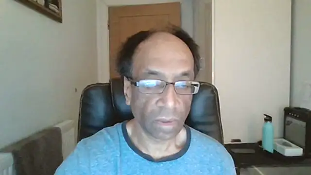 Snapshot of rauncher1 chatting on April 3, 9:18 am rauncher1 online show from April 3, 9:18 am