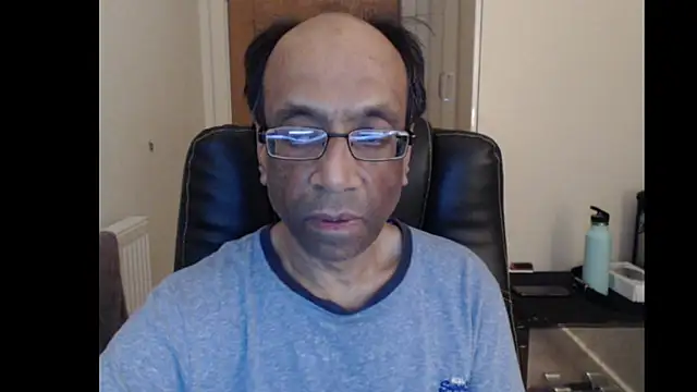 Snapshot of rauncher1 chatting on April 6, 11:05 pm rauncher1 online show from April 6, 11:05 pm