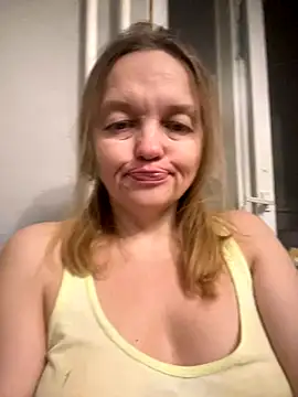 Snapshot of Susanel chatting on December 2, 9:17 pm Susanel online show from December 2, 9:17 pm