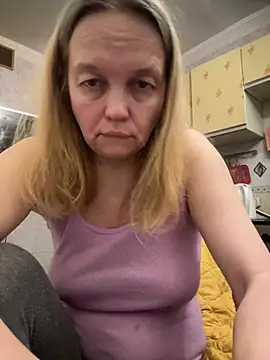 Snapshot of Susanel chatting on January 3, 2:51 pm Susanel online show from January 3, 2:51 pm