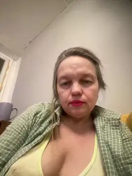 Snapshot of Susanel chatting on January 11, 2:58 pm Susanel online show from January 11, 2:58 pm