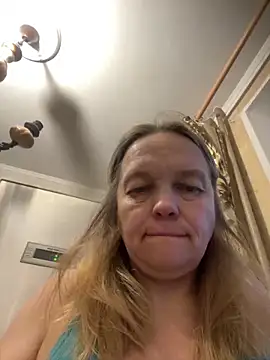 Snapshot of Susanel chatting on January 25, 1:41 pm Susanel online show from January 25, 1:41 pm