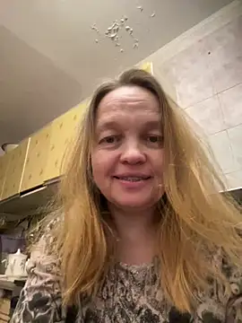 Snapshot of Susanel chatting on February 2, 9:13 pm Susanel online show from February 2, 9:13 pm