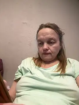 Snapshot of Susanel chatting on February 8, 8:53 pm Susanel online show from February 8, 8:53 pm