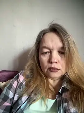 Snapshot of Susanel chatting on February 12, 8:38 am Susanel online show from February 12, 8:38 am
