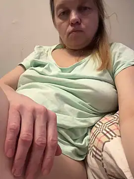 Snapshot of Susanel chatting on February 23, 8:49 am Susanel online show from February 23, 8:49 am