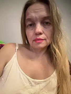 Snapshot of Susanel chatting on September 22, 5:37 pm Susanel online show from September 22, 5:37 pm