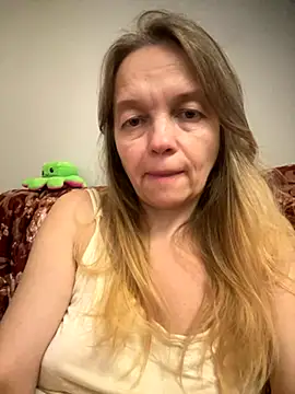 Snapshot of Susanel chatting on September 23, 6:11 pm Susanel online show from September 23, 6:11 pm
