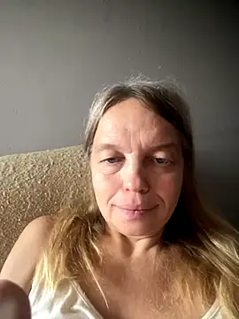 Snapshot of Susanel chatting on October 11, 10:03 am Susanel online show from October 11, 10:03 am