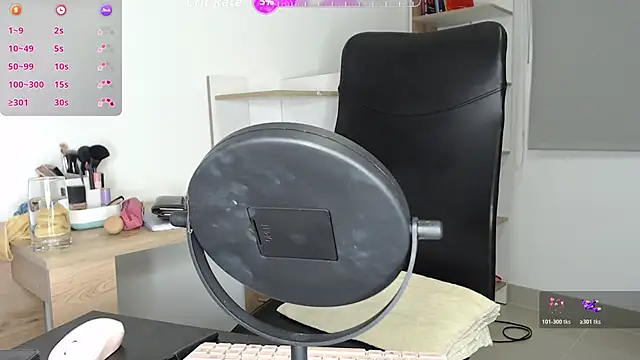 Snapshot of BriannaLorens chatting on June 1, 2:52 pm BriannaLorens online show from June 1, 2:52 pm