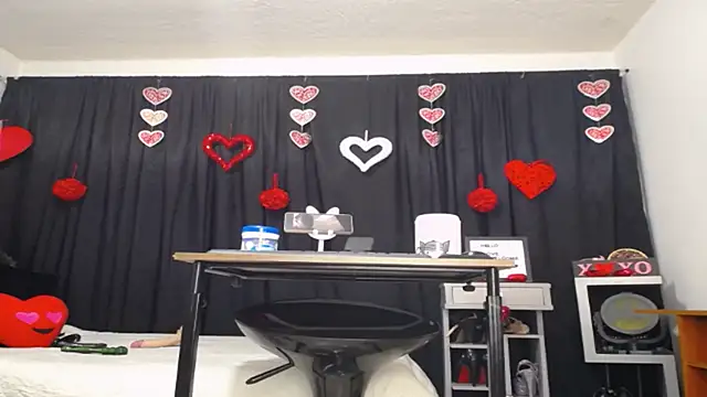 Snapshot of Litas_Secrets chatting on February 6, 10:00 pm Litas Secrets online show from February 6, 10:00 pm