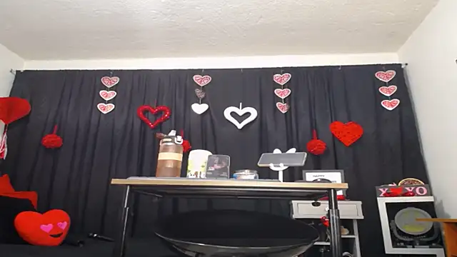 Snapshot of Litas_Secrets chatting on February 12, 9:11 pm Litas Secrets online show from February 12, 9:11 pm