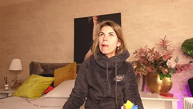 FeliciaKrige online show from March 15, 5:08 pm