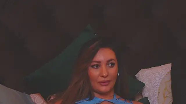 Snapshot of YaaraCollins chatting on January 27, 9:00 pm YaaraCollins online show from January 27, 9:00 pm