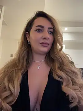 Snapshot of YaaraCollins chatting on February 28, 7:15 pm YaaraCollins online show from February 28, 7:15 pm