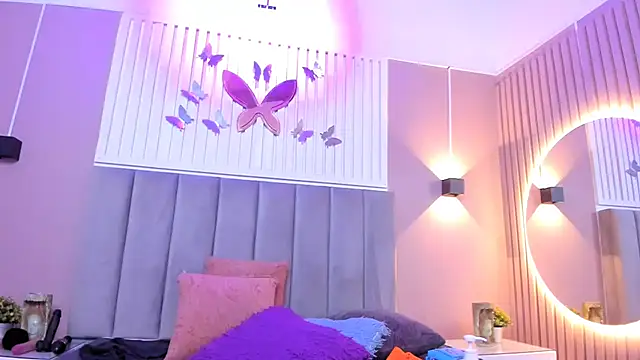 chantall1375 online show from February 9, 2:28 am