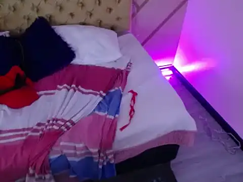 Snapshot of dove_mature chatting on January 21, 4:10 am dove mature online show from January 21, 4:10 am