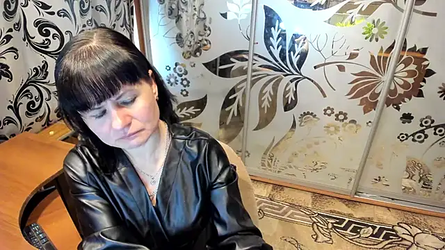 Snapshot of EVILENSA chatting on February 27, 2:17 pm EVILENSA online show from February 27, 2:17 pm