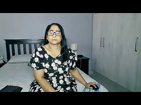Snapshot of Indiankushy chatting on June 18, 11:58 am Indiankushy online show from June 18, 11:58 am