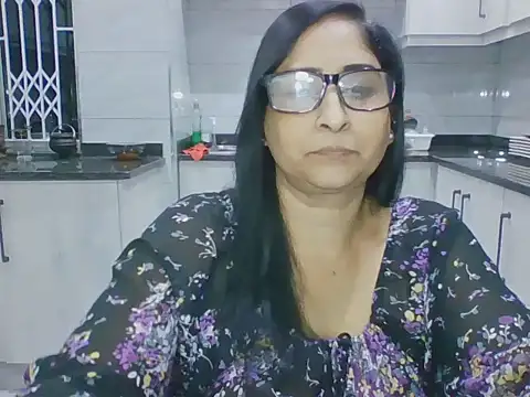 Snapshot of Indiankushy chatting on June 24, 5:45 pm Indiankushy online show from June 24, 5:45 pm