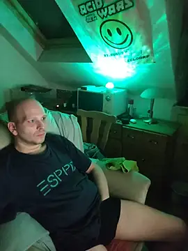 Snapshot of hardcap chatting on November 2, 5:37 pm hardcap online show from November 2, 5:37 pm