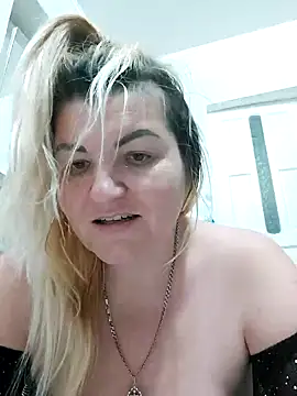 Snapshot of VeronikaBless chatting on December 10, 12:49 pm VeronikaBless online show from December 10, 12:49 pm