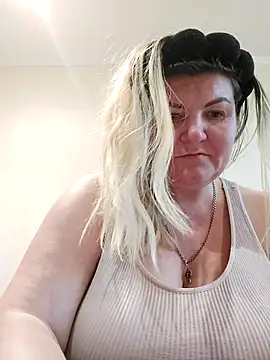 Snapshot of VeronikaBless chatting on September 23, 9:34 am VeronikaBless online show from September 23, 9:34 am