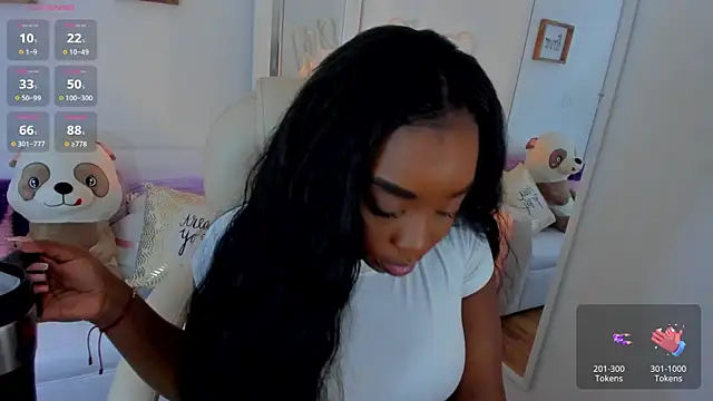 zobe love online show from March 18, 4:59 pm